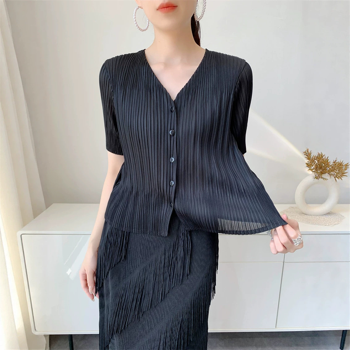 Miyake Pleated Women's Casual  - огляд і ціна Mens Fashion Jumpers